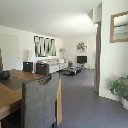 Property On Golf Apartmán